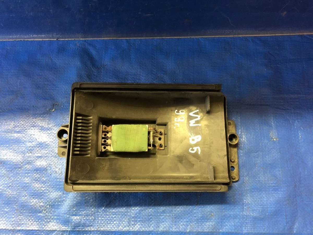 Резистор отопителя ( реостат,ёжик печки ) Volkswagen Passat B5 (1996—2001) б.у