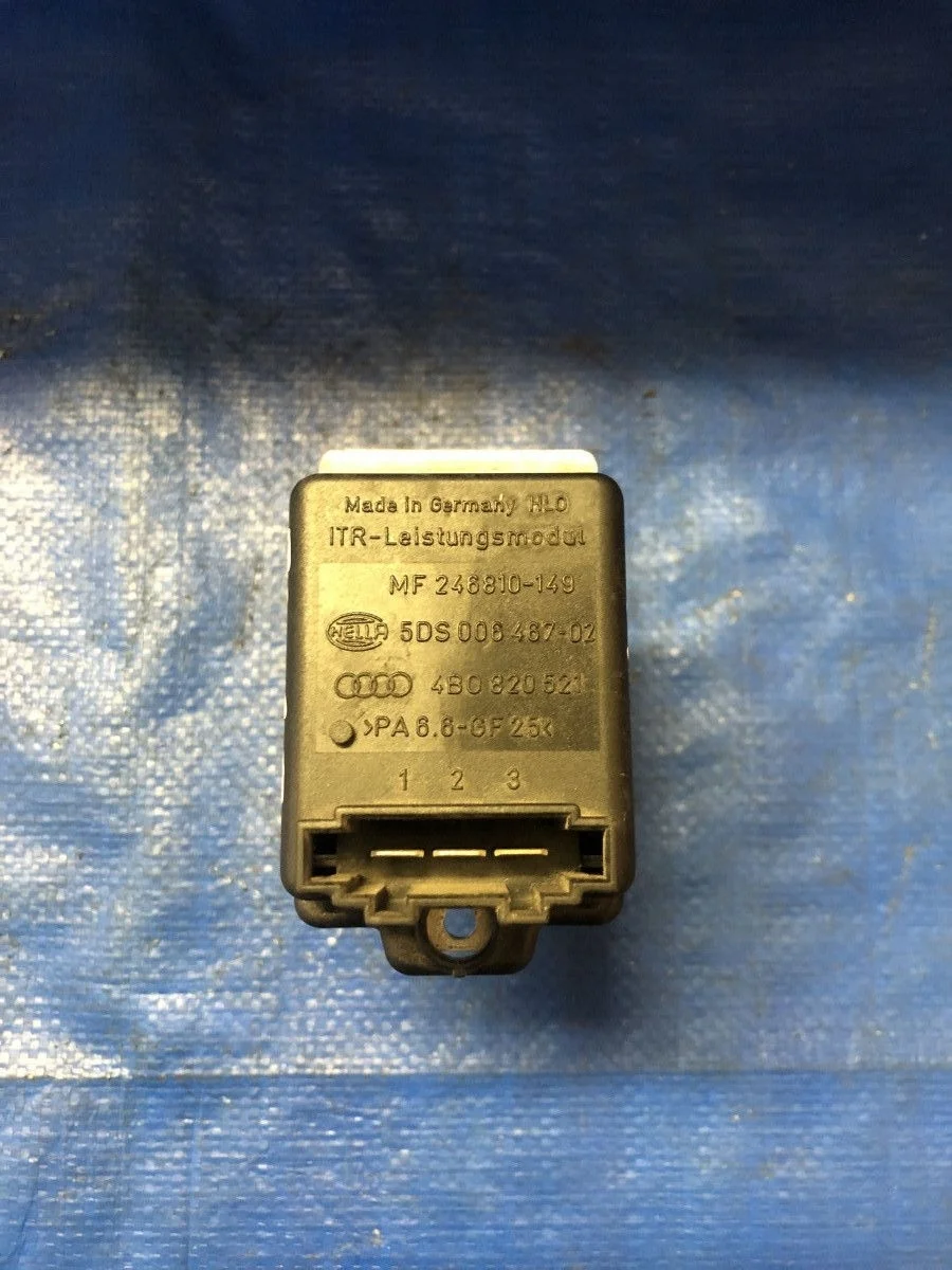 Резистор отопителя ( реостат,ёжик печки ) Audi A6 C5 (1997—2001) б.у