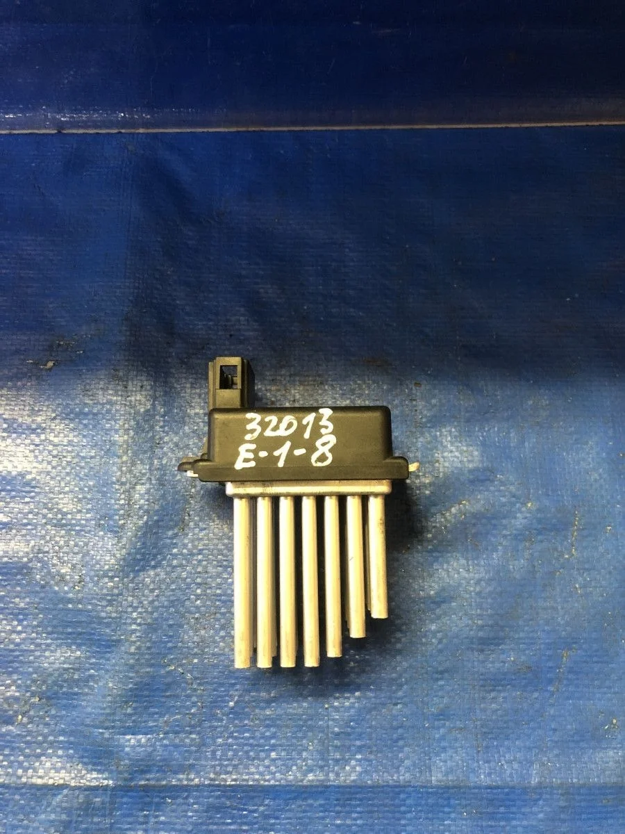 Резистор отопителя ( реостат,ёжик печки ) Audi A6 C5 (1997—2001) б.у