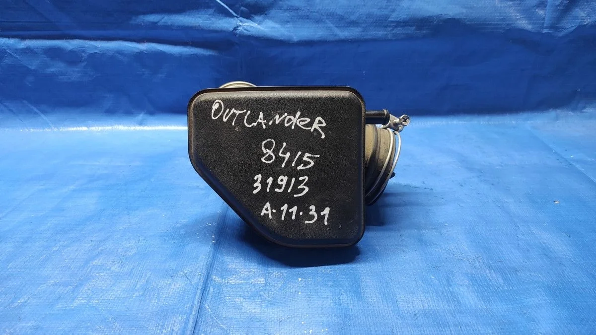 Патрубок воздушный Mitsubishi Outlander III рестайлинг 3 (2018—2025) б.у