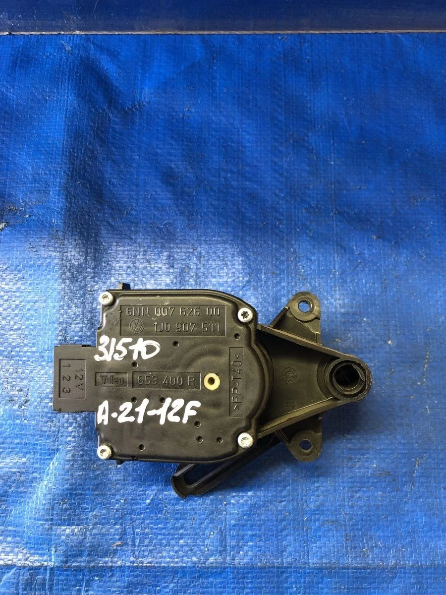 Электропривод заслонки отопителя Volkswagen Passat B5 (1996—2001) б.у