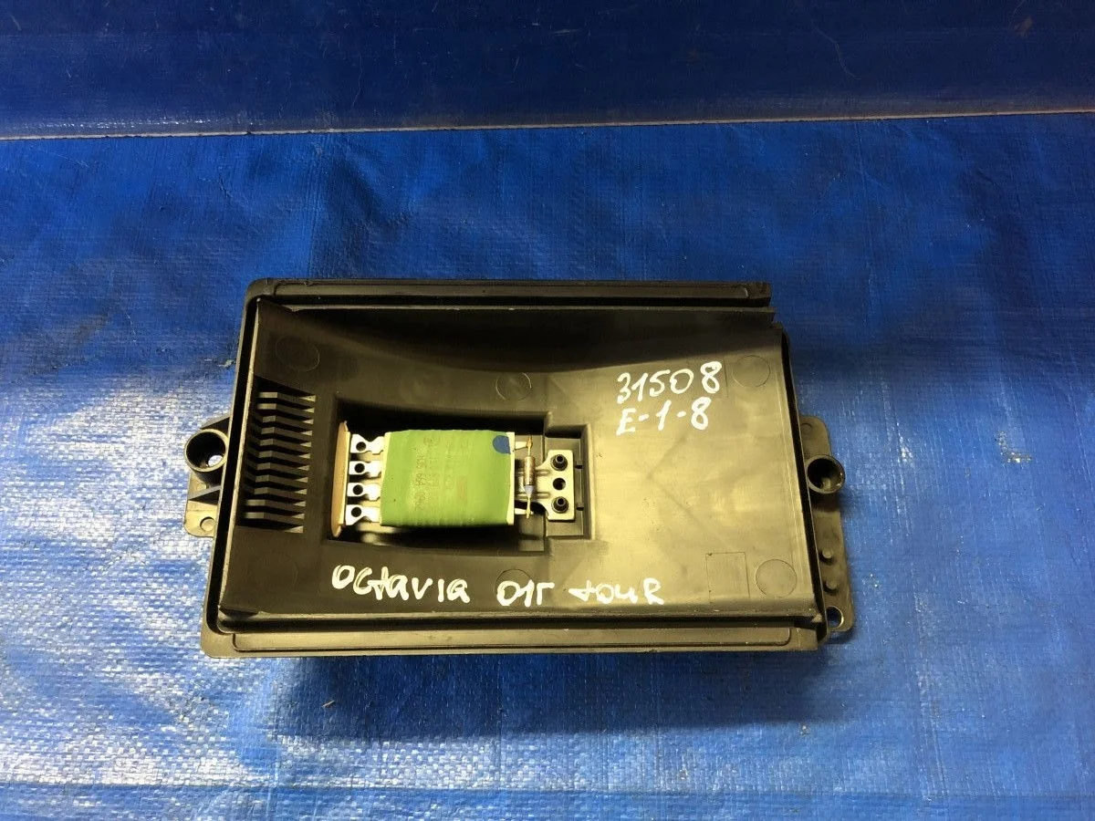 Резистор отопителя ( реостат,ёжик печки ) Audi A3 8L рестайлинг (2000—2003) б.у