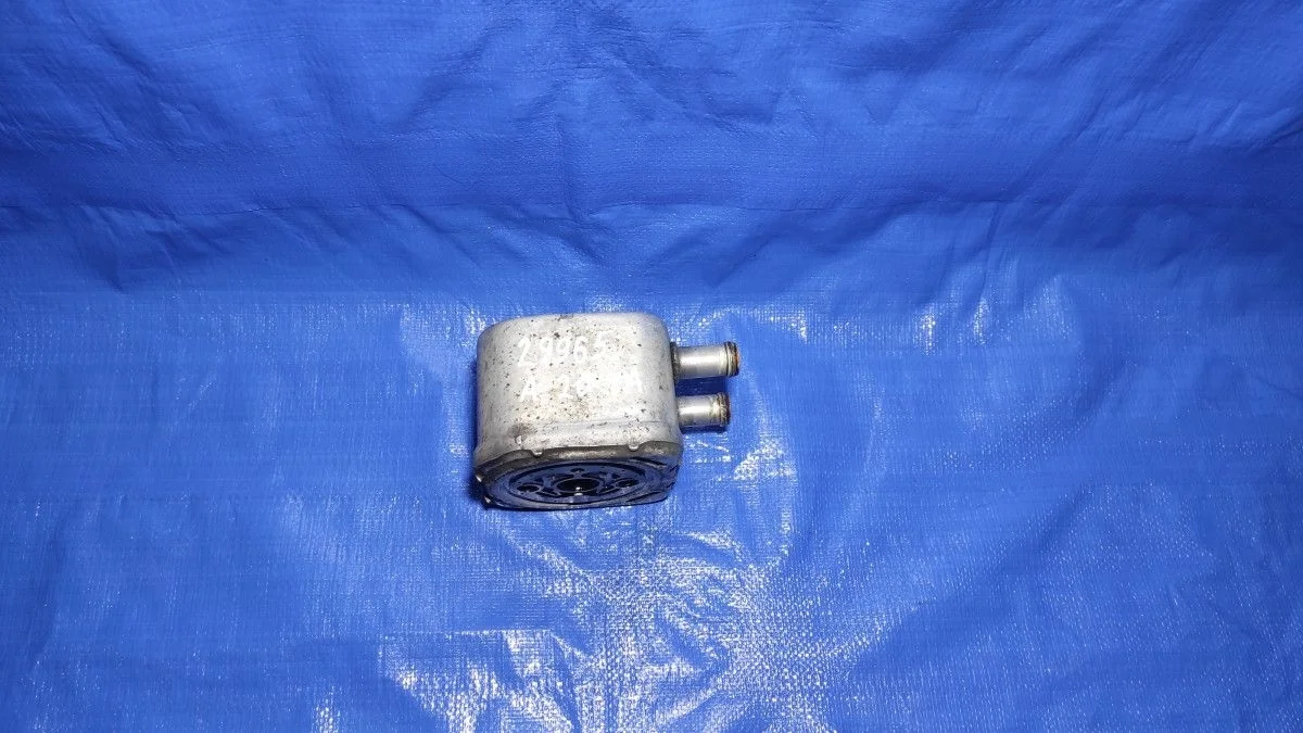 Теплообменник масляного фильтра Audi A6 C5 (1997—2001) б.у