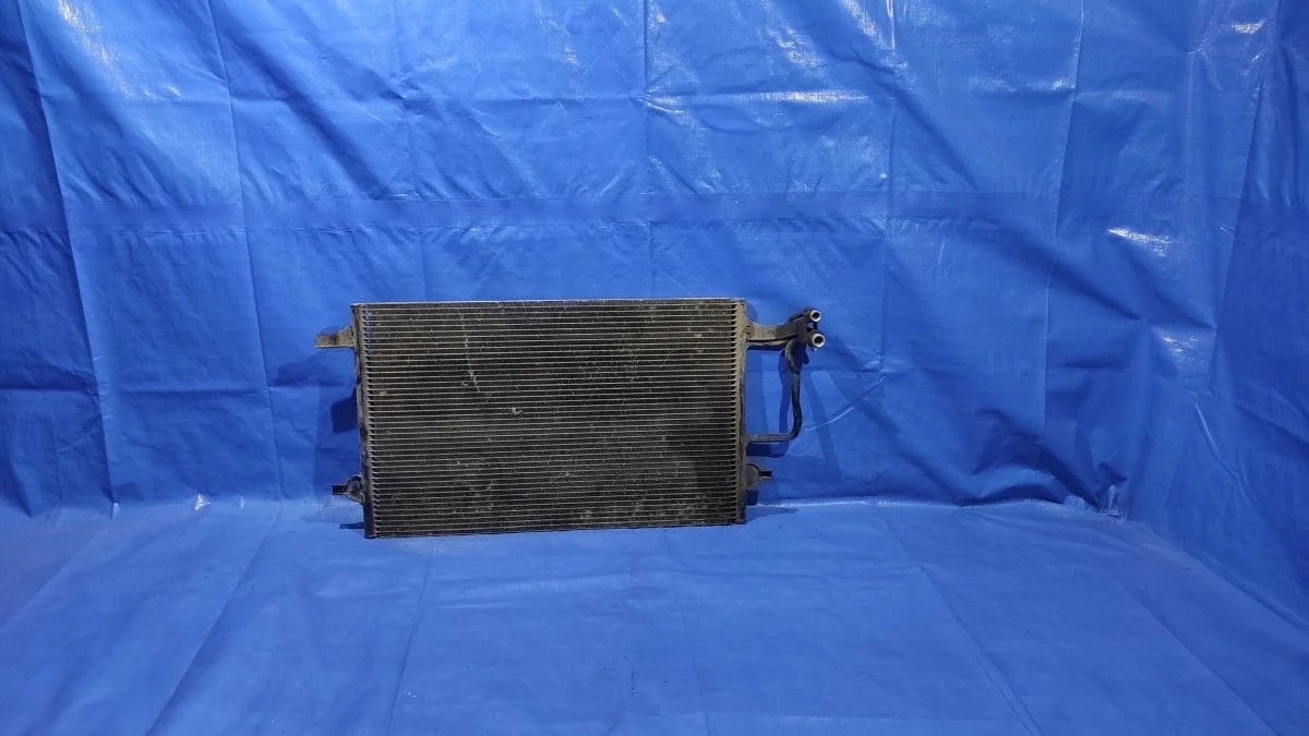 Радиатор кондиционера Audi A8 D2 (1994—1999) б.у