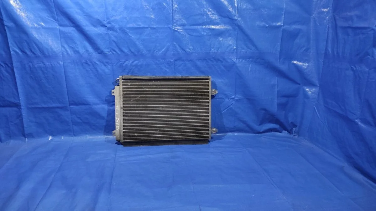 Радиатор кондиционера Volkswagen Passat B6 (2005—2010) б.у