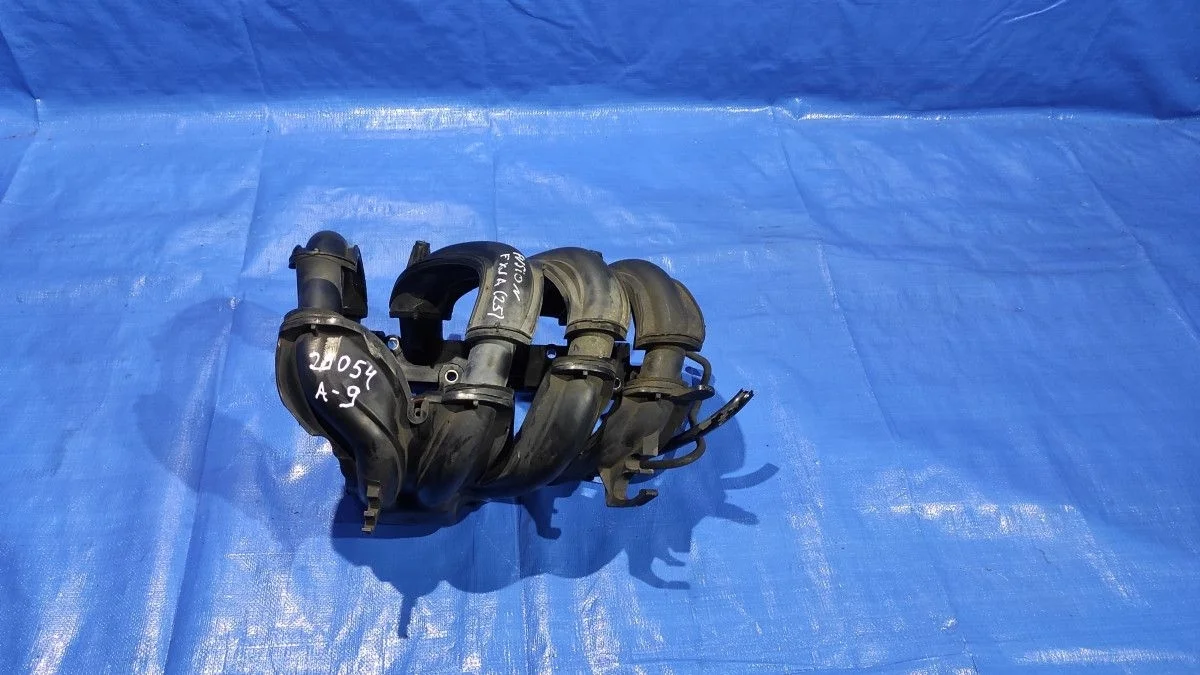 Коллектор впуск Focus 2  1.6 б.у