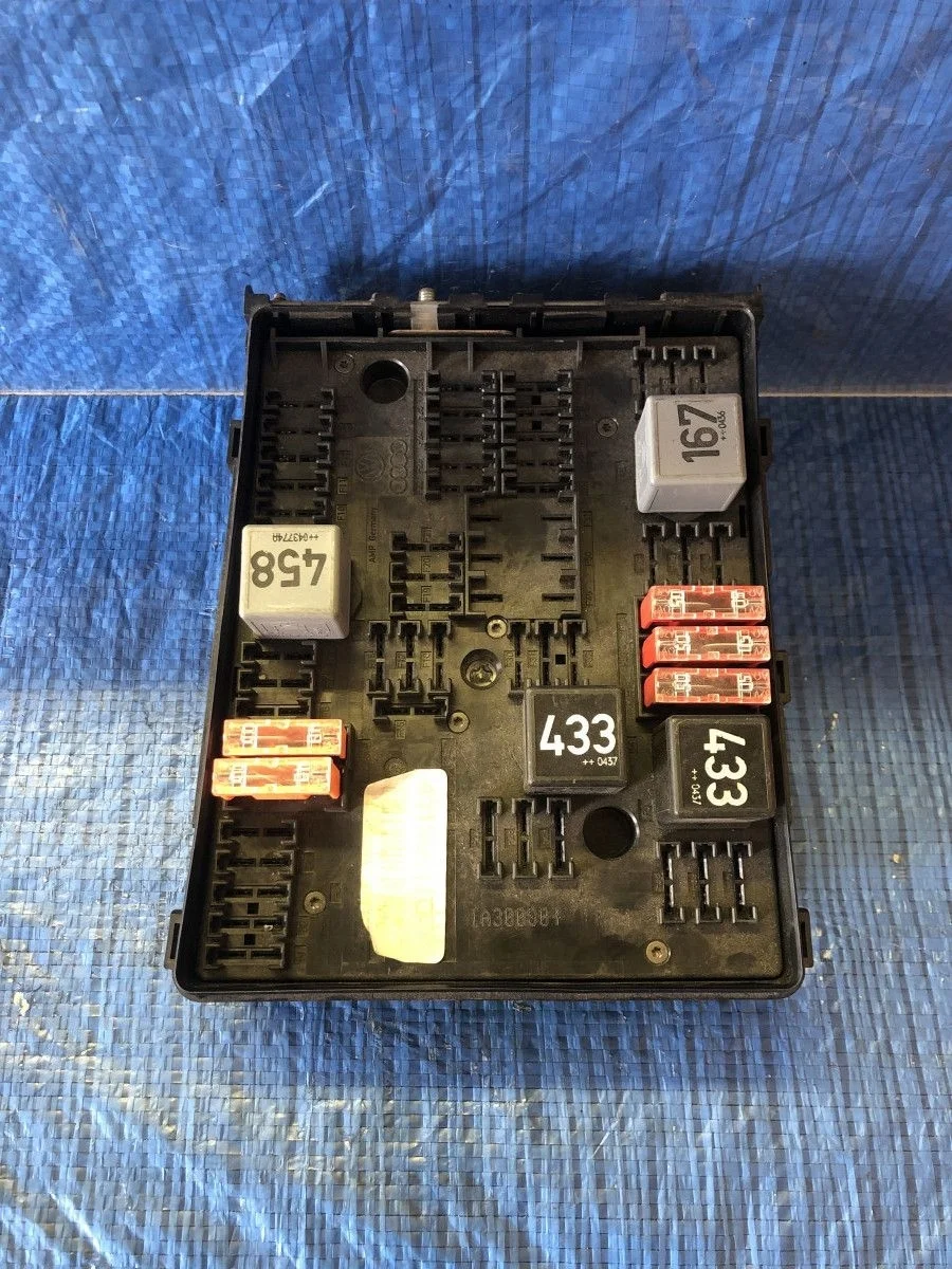 Блок предохранителей Volkswagen Golf Plus I (2005—2009) б.у