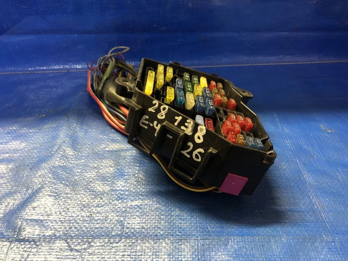 Блок предохранителей Volkswagen Passat B5 рестайлинг (2000—2005) б.у