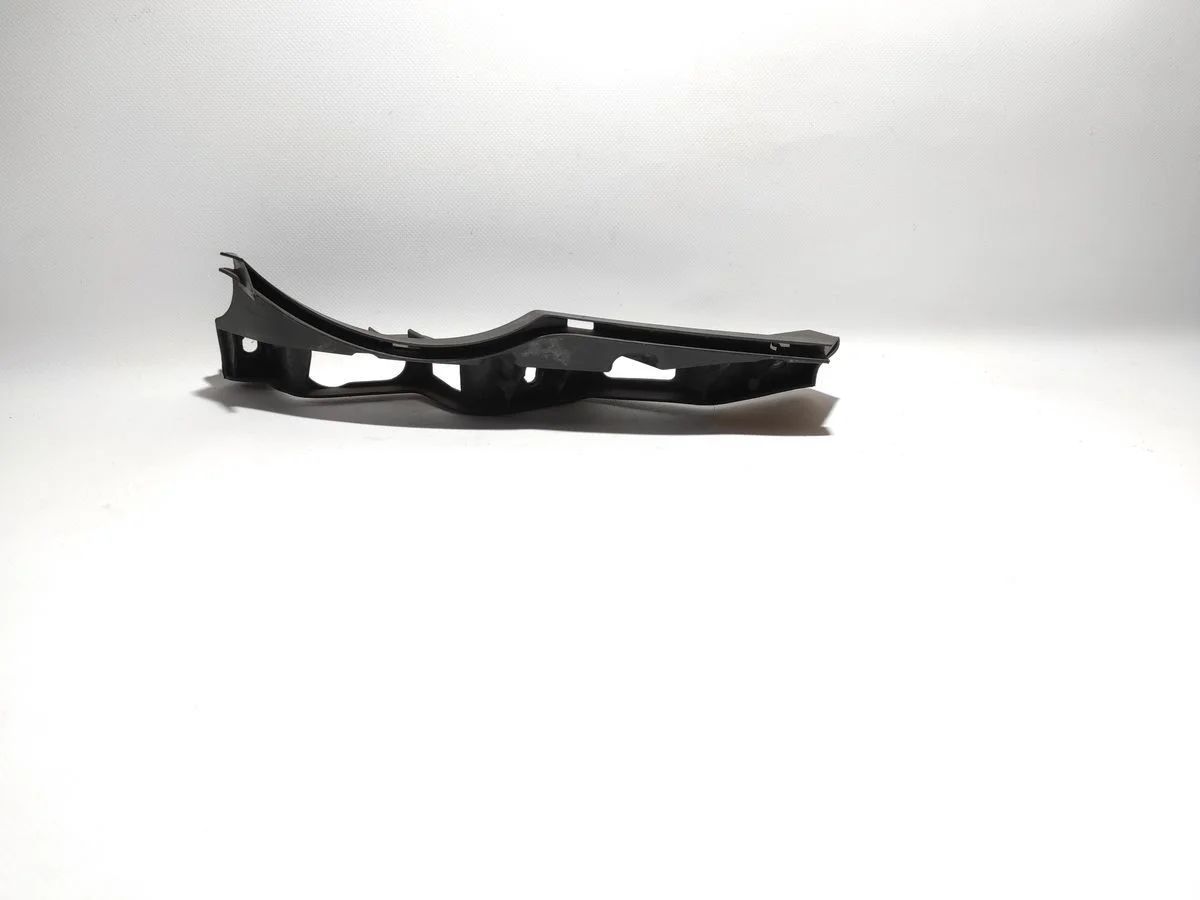 Кронштейн переднего бампера правый Volkswagen Passat B6 (2005—2010) б.у