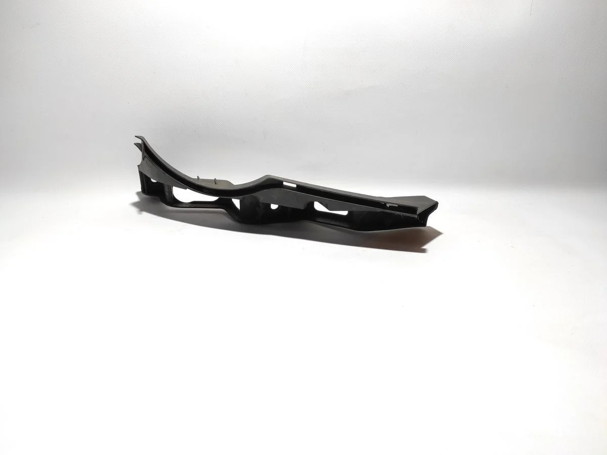 Кронштейн переднего бампера правый Volkswagen Passat B6 (2005—2010) б.у