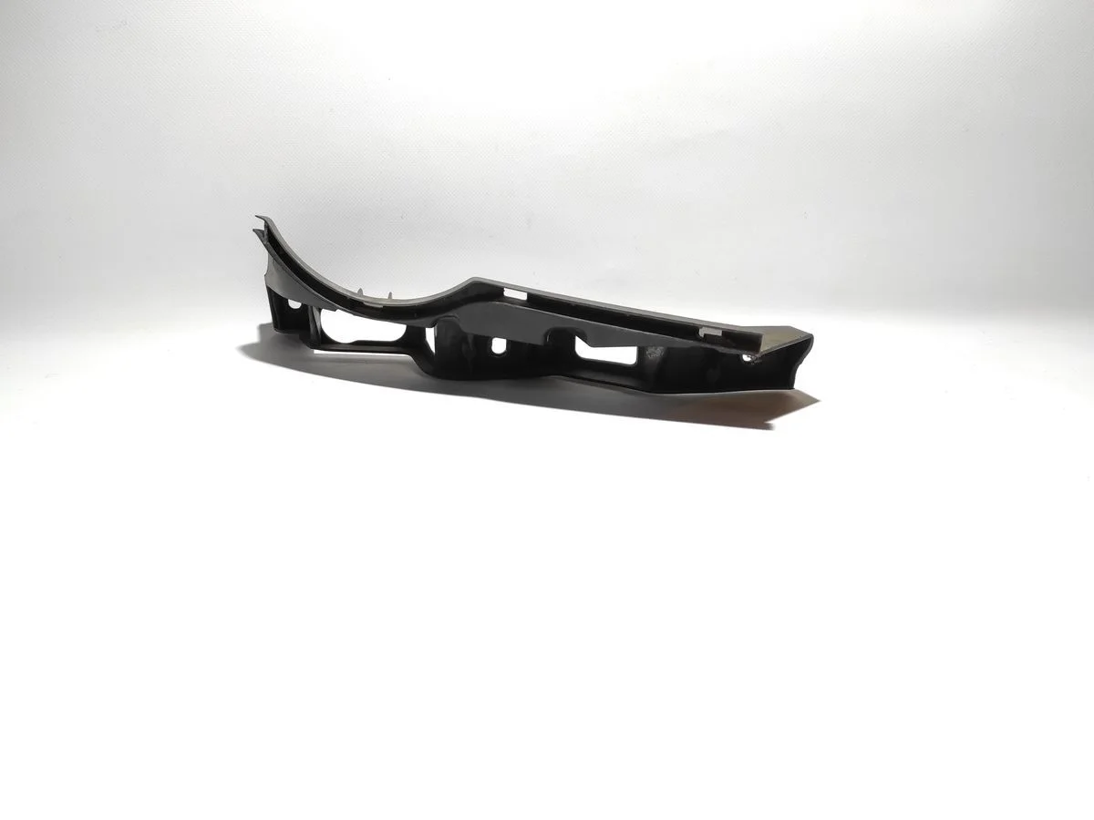 Кронштейн переднего бампера правый Volkswagen Passat B6 (2005—2010) б.у