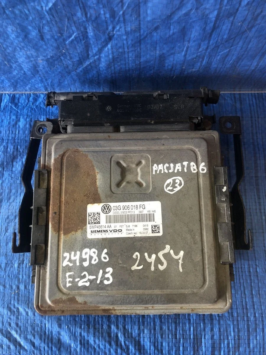 Блок управления двигателем Volkswagen Passat B6 (2005—2010) б.у