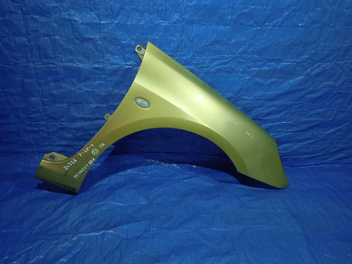 Крыло переднее правое Peugeot 307 3C (2001—2005) б.у