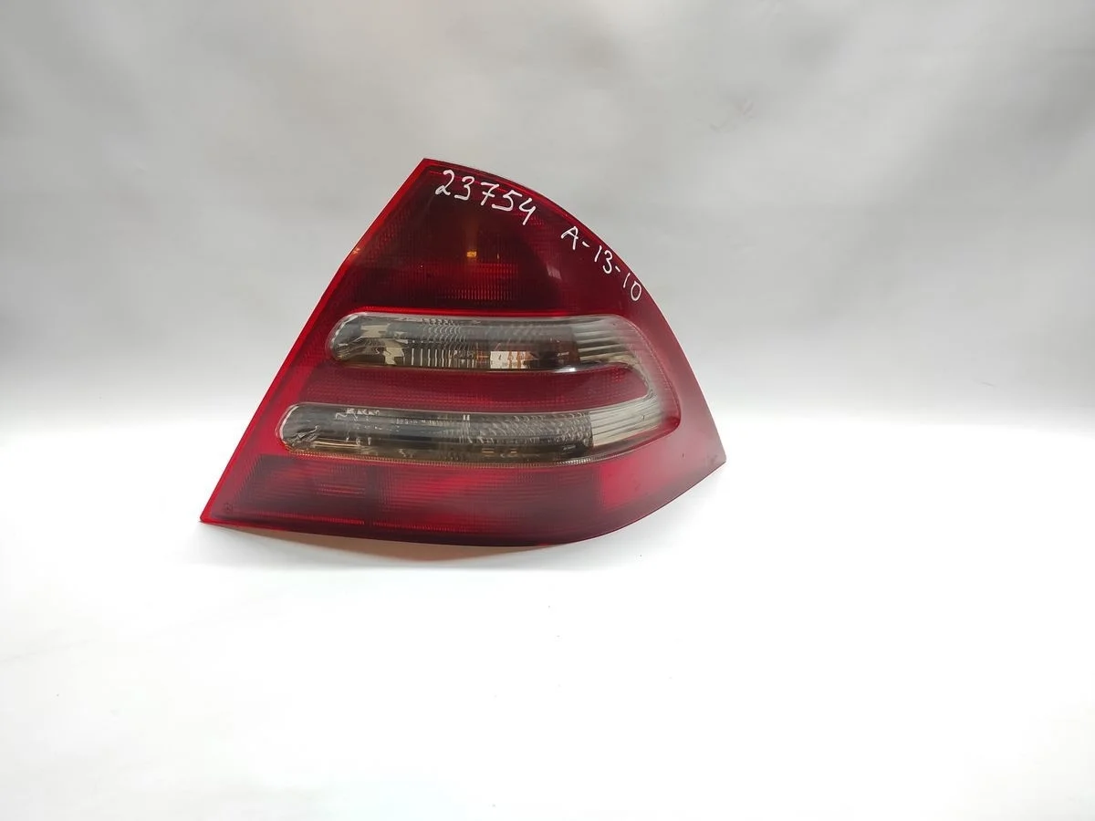 Фонарь задний правый Mercedes-Benz C-класс W203/S203/CL203 (2000—2004) б.у