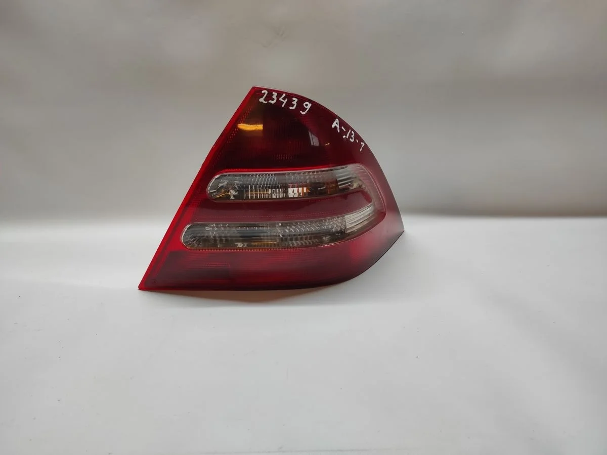 Фонарь задний правый Mercedes-Benz C-класс W203/S203/CL203 (2000—2004) б.у