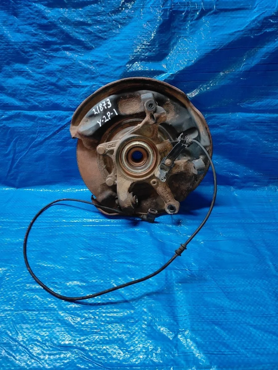 Кулак задний правый (цапфа) Mercedes-Benz C-класс W203/S203/CL203 (2000—2004) б.у