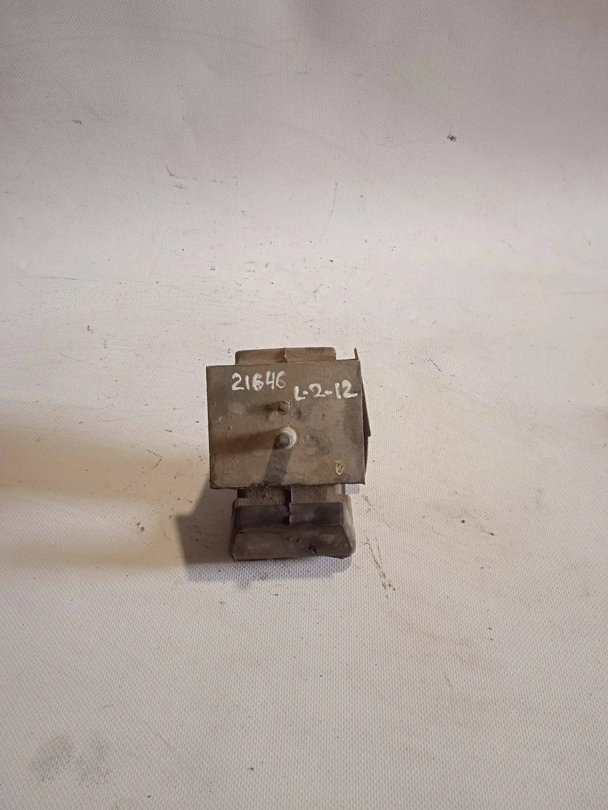 Опора ( подушка ) двигателя Nissan Pathfinder III (2004—2010) б.у