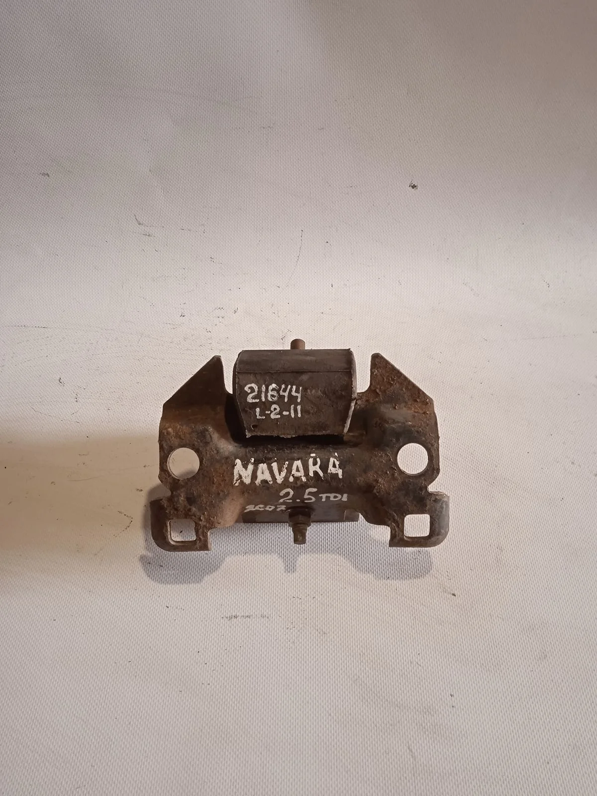 Опора ( подушка ) двигателя Nissan Pathfinder III (2004—2010) б.у