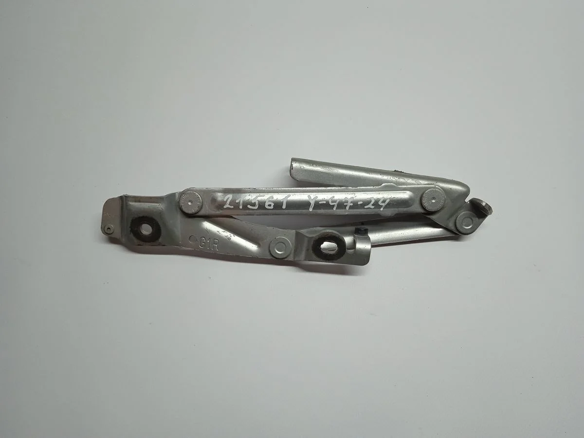 Петля багажника правая Mazda 6 GH (2007—2009) б.у