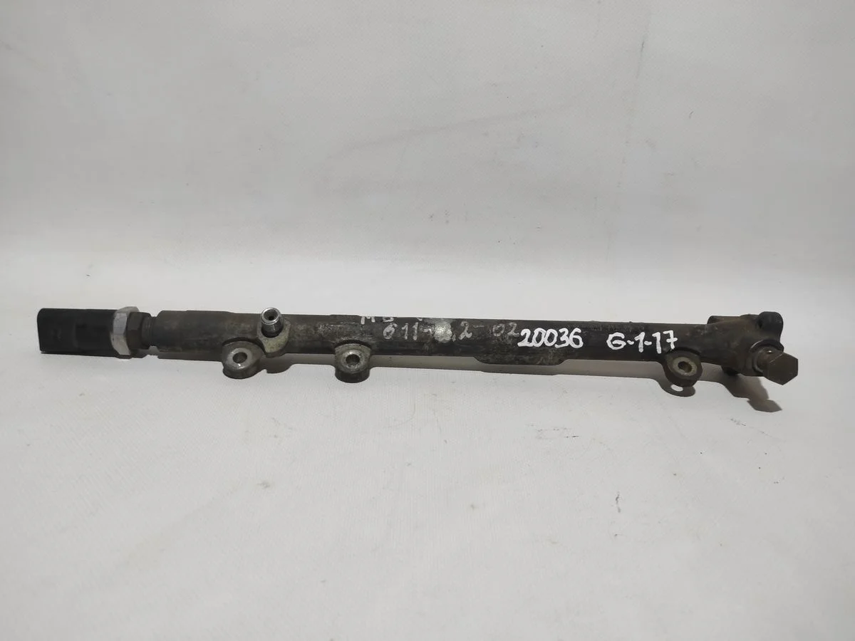 Рейка топливная (рампа) Mercedes-Benz Vito W638 (1996—2003) б.у