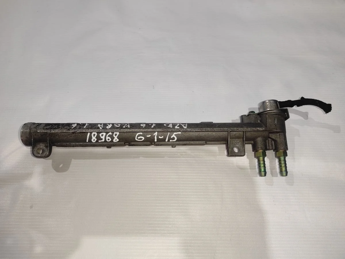 Рейка топливная (рампа) Volkswagen Golf Mk4 (1997—2006) б.у