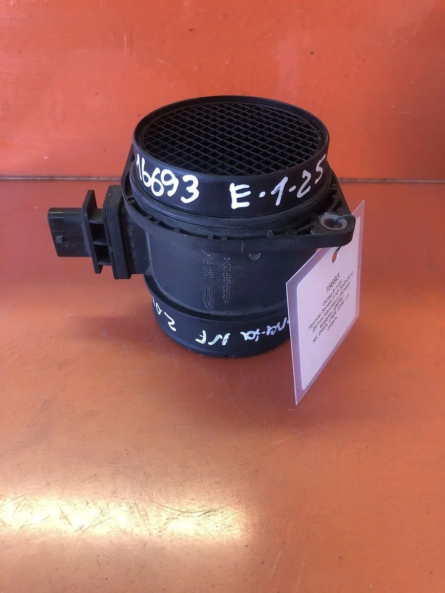 Датчик массового расхода воздуха ( ДМРВ ) Hyundai Santa Fe II (2005—2010) б.у