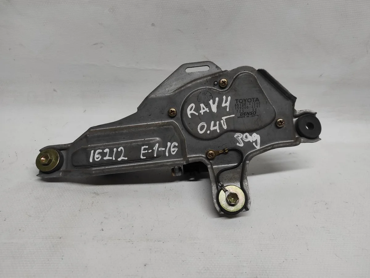 Мотор стеклоочистителя задний Toyota RAV4 II (2000—2003) б.у