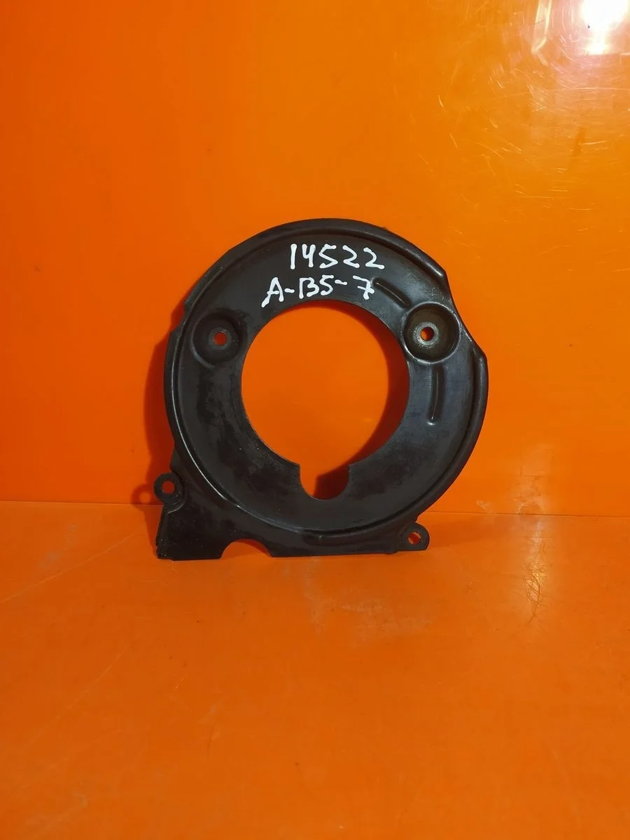 Крышка (кожух) ремня ГРМ Volkswagen Passat B5 рестайлинг (2000—2005) б.у