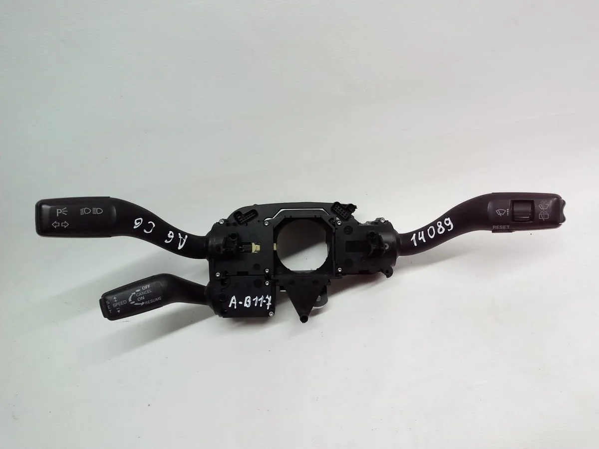 Блок подрулевых переключателей (стрекоза) Audi A6 C6 (2004—2008) б.у