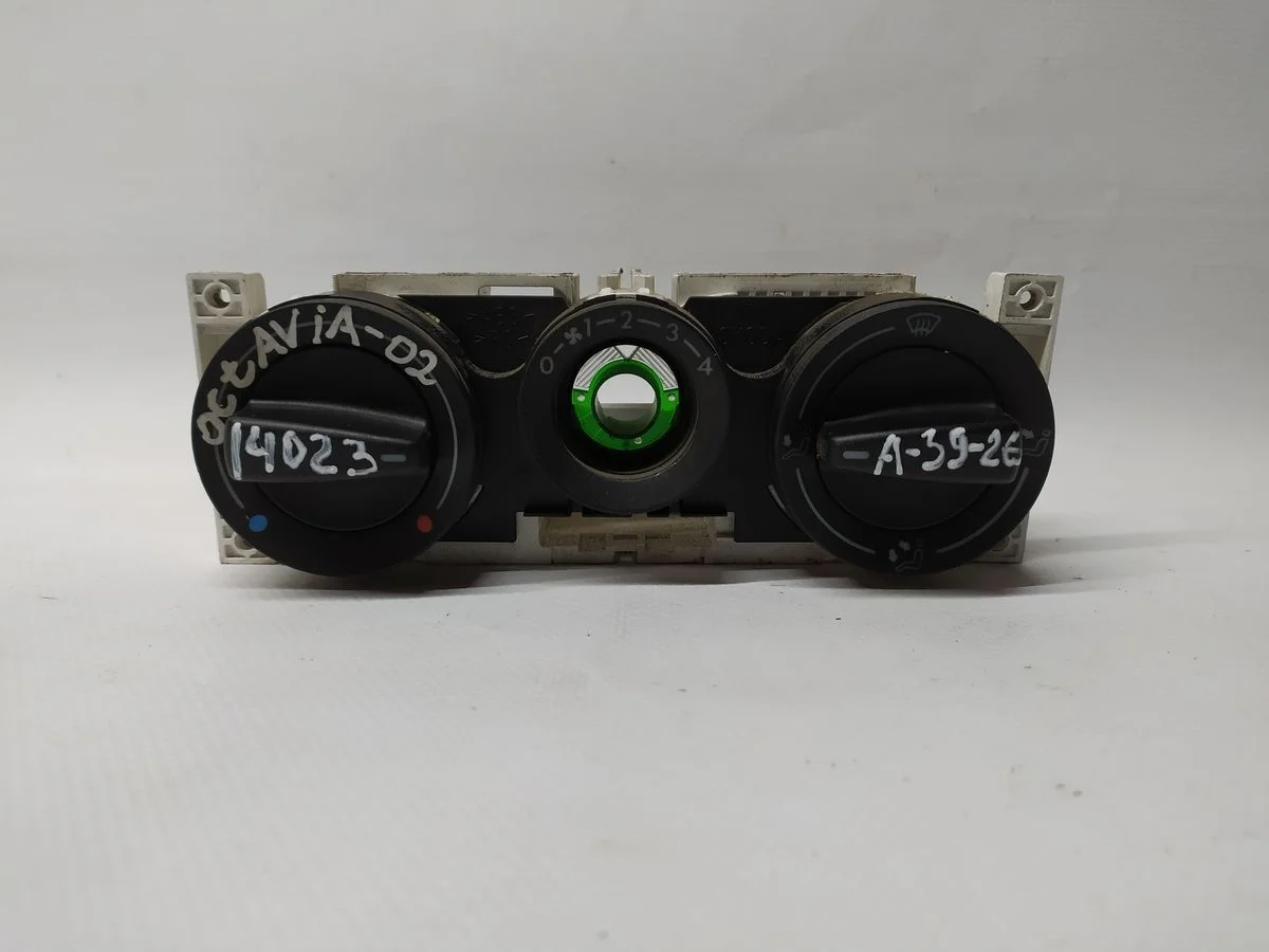 Блок управления отопителем Skoda Octavia I рестайлинг (2000—2011) б.у