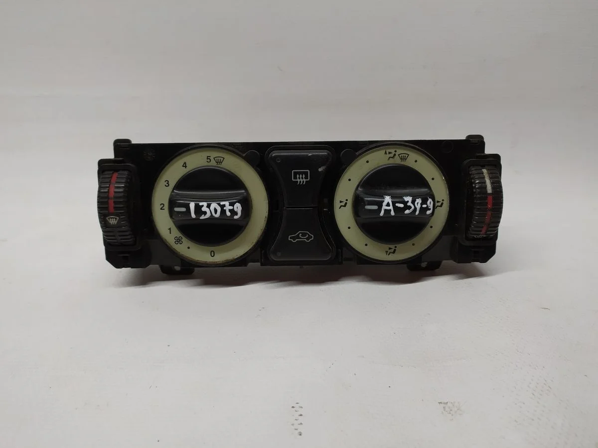 Блок управления отопителем Mercedes-Benz C-класс W202/S202 (1993—1997) б.у