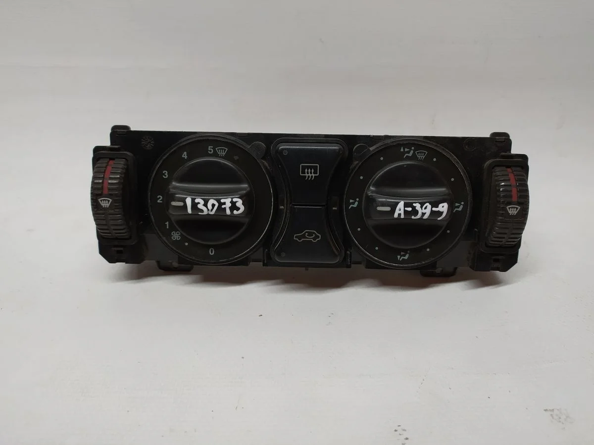 Блок управления отопителем Mercedes-Benz C-класс W202/S202 (1993—1997) б.у