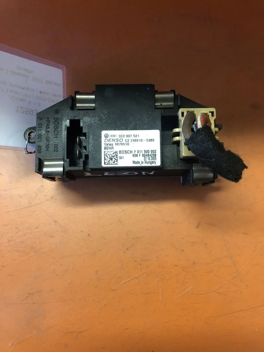 Резистор отопителя ( реостат,ёжик печки ) Volkswagen Passat B6 (2005—2010) б.у