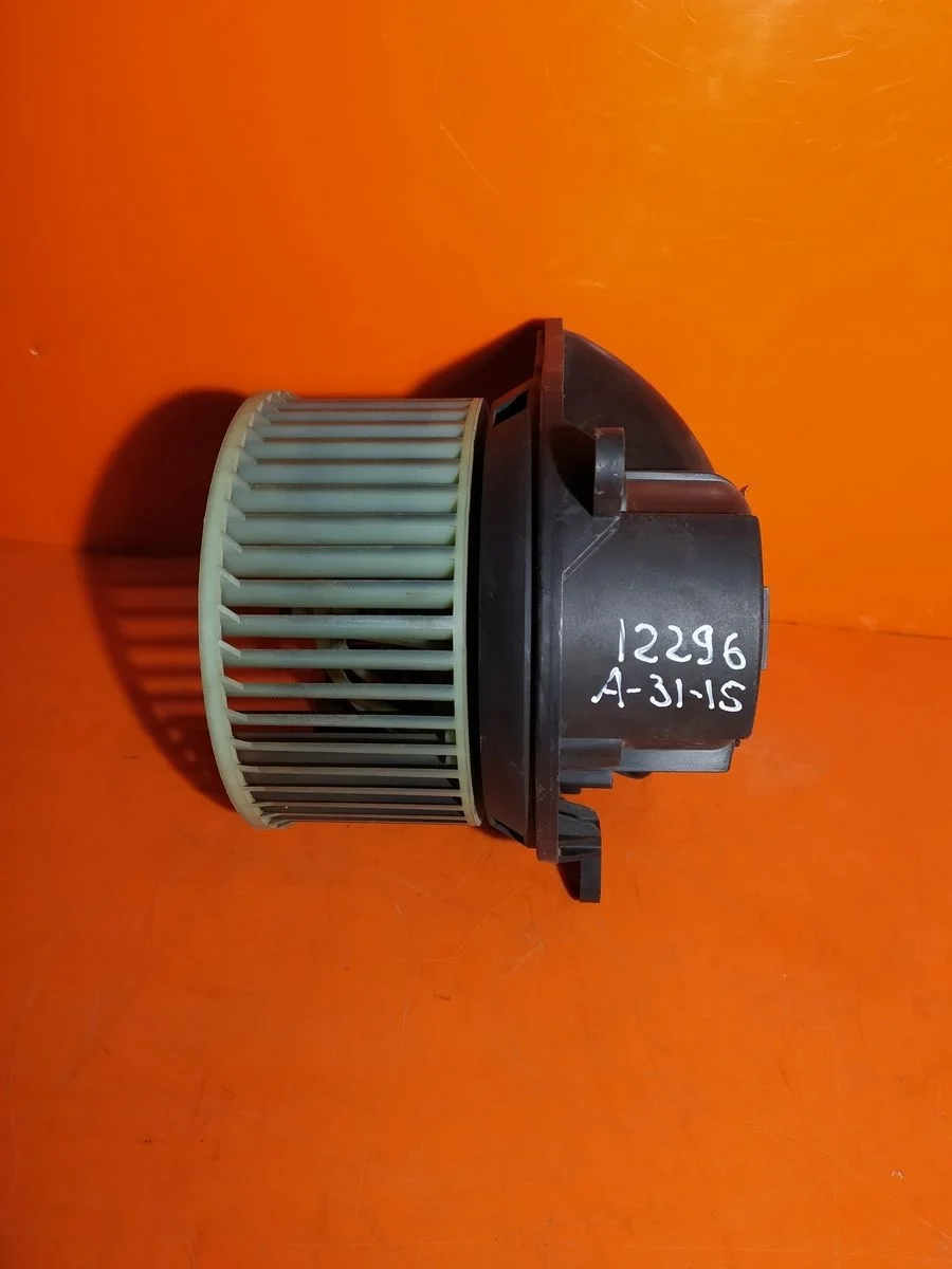 Двигатель отопителя (моторчик печки) Renault Scenic I (1996—1999) б.у