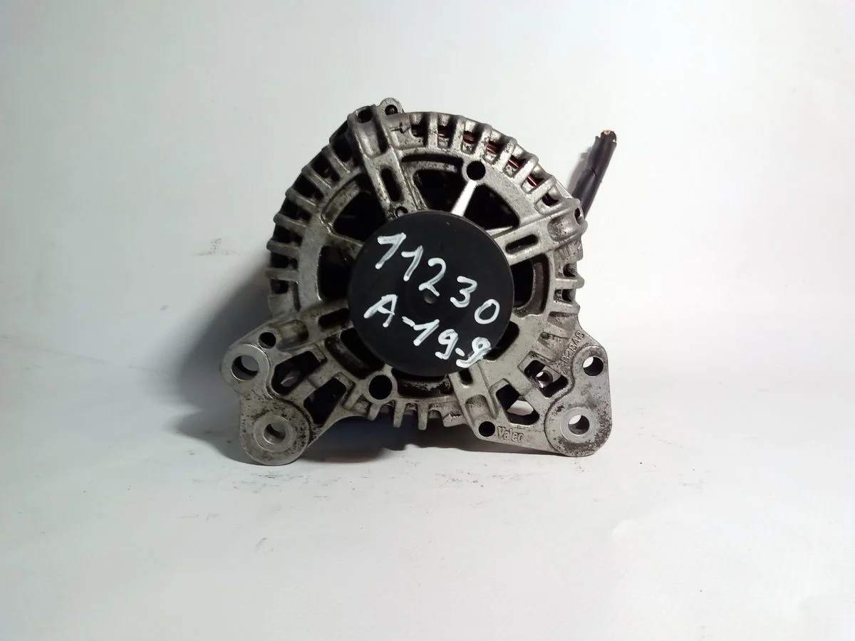 Генератор Volkswagen Passat B6 (2005—2010) б.у