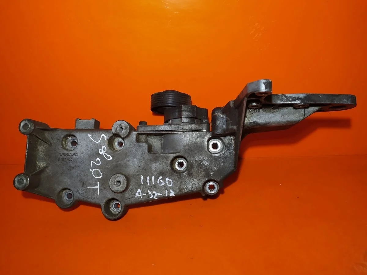 Кронштейн генератора Volvo XC70 I (2000—2004) б.у