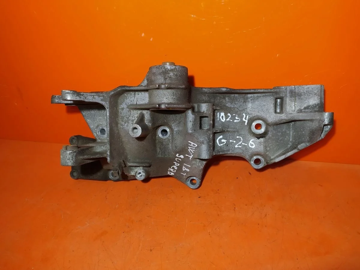 Кронштейн насоса ГУР Audi A4 B6 (2000—2006) б.у