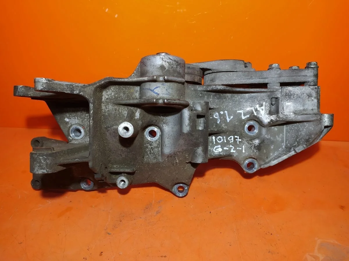 Кронштейн насоса ГУР Audi A4 B6 (2000—2006) б.у