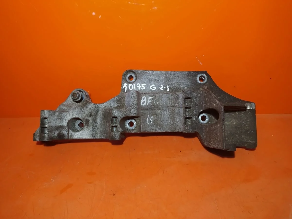 Кронштейн генератора Skoda Octavia I рестайлинг (2000—2011) б.у