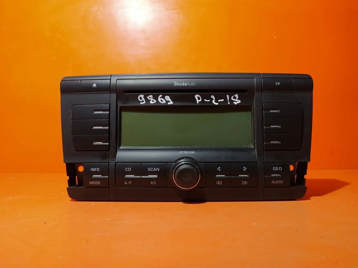 Магнитола Skoda Octavia II (2004—2009) б.у