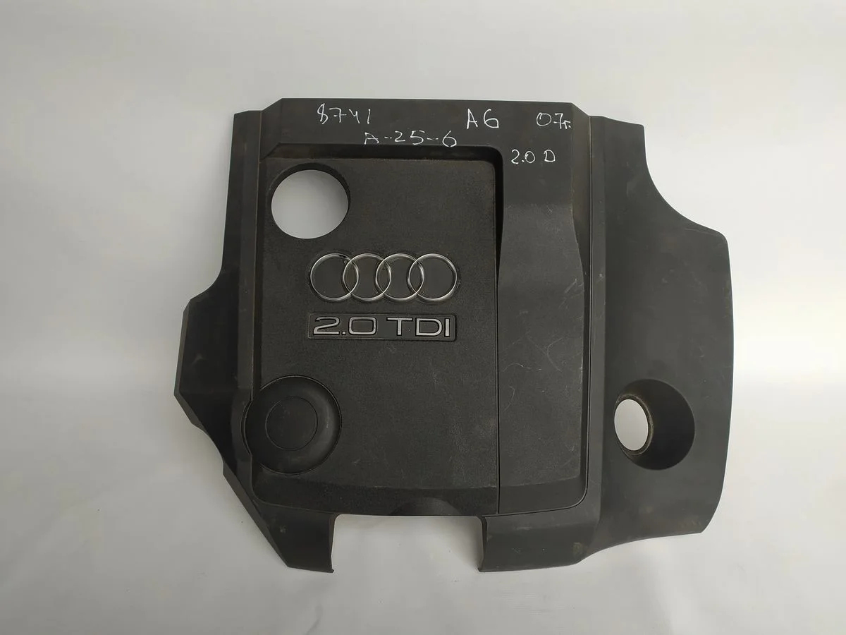 Накладка декоративная (на двс) Audi A6 C6 (2004—2008) б.у