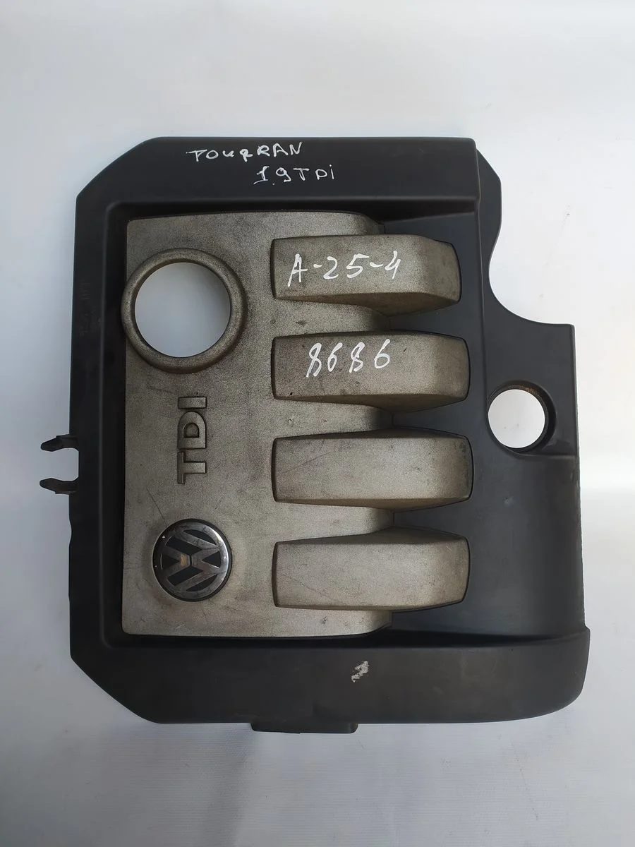 Накладка декоративная (на двс) Volkswagen Touran I (2003—2006) б.у