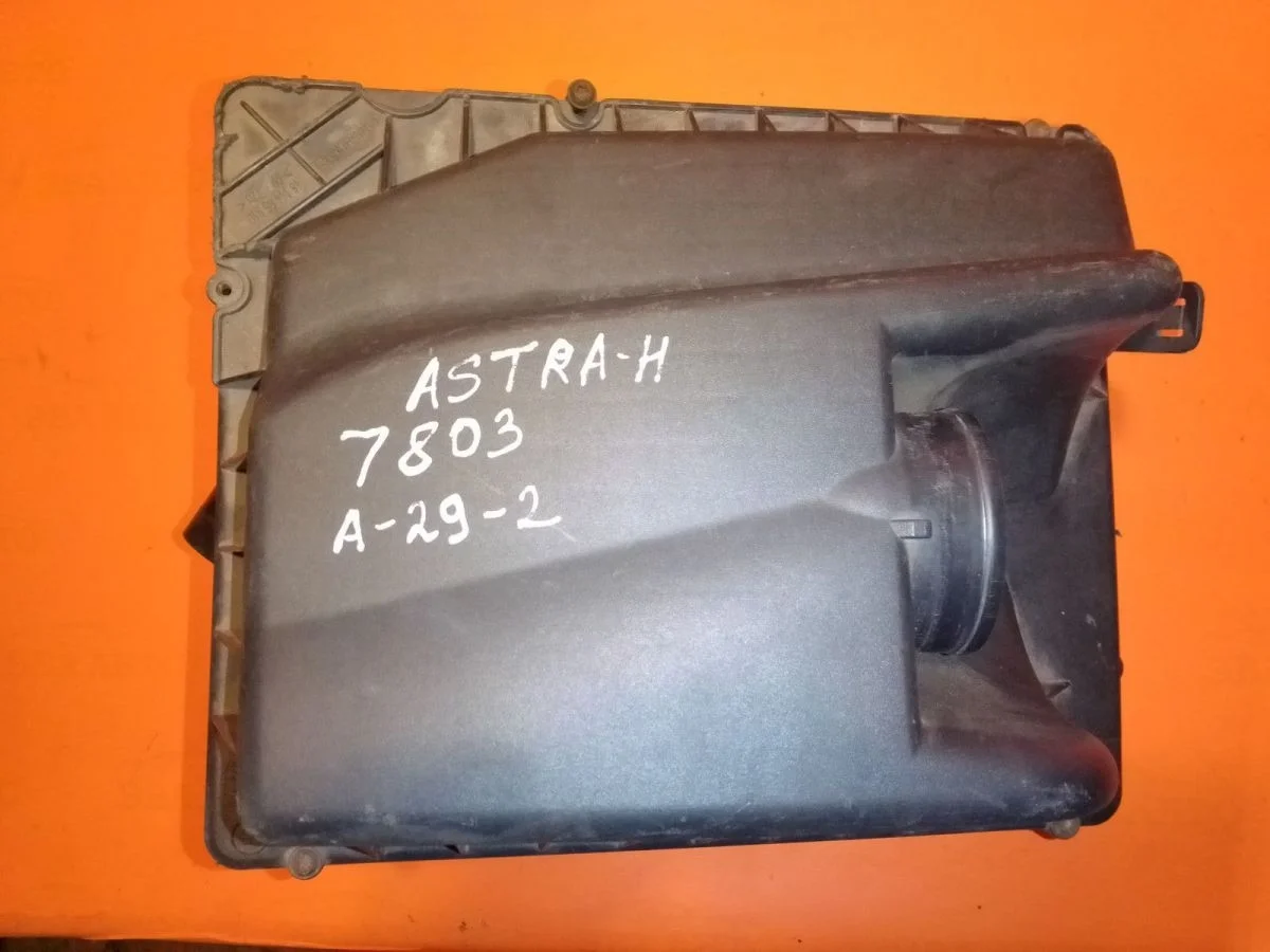 Корпус воздушного фильтра Opel Astra H (2004—2007) б.у