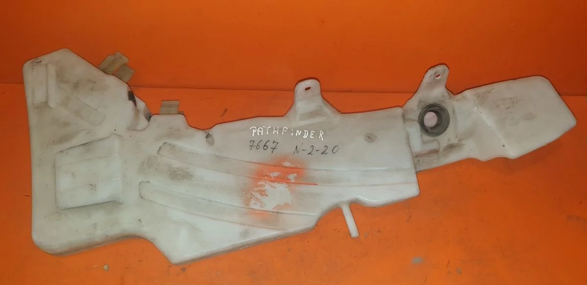 Бачок омывателя Nissan Pathfinder III (2004—2010) б.у