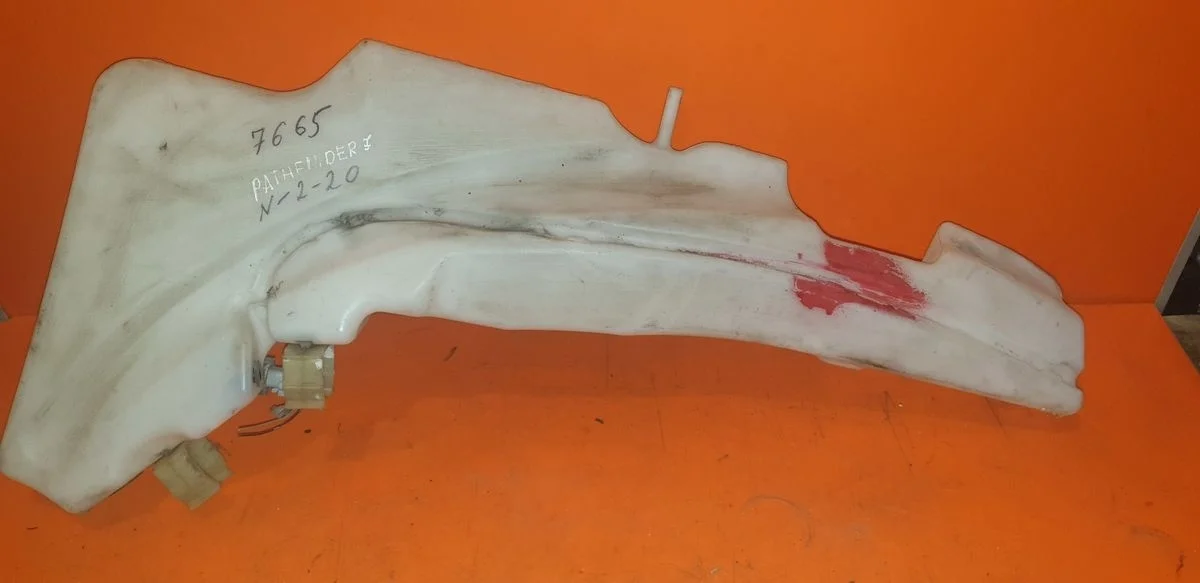 Бачок омывателя Nissan Pathfinder III (2004—2010) б.у