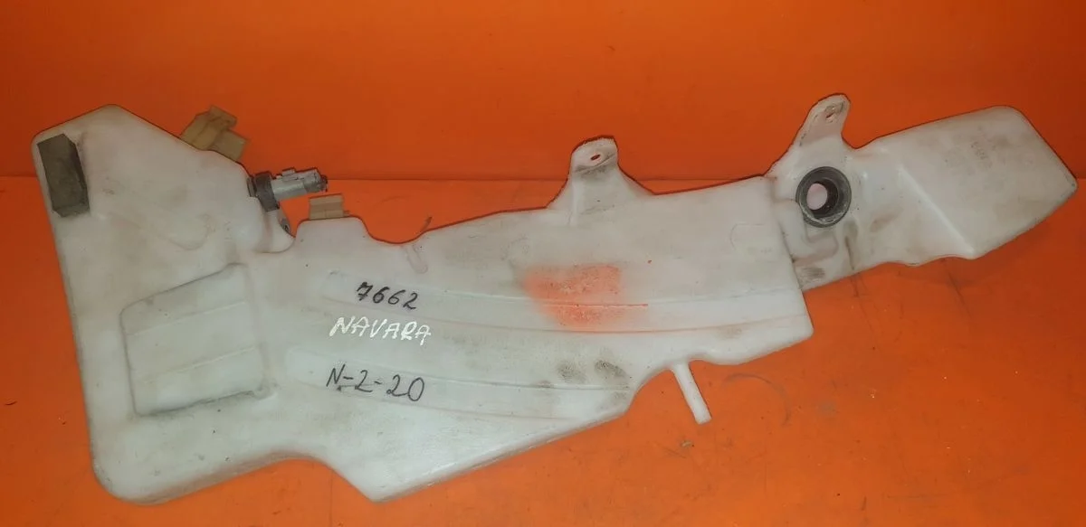 Бачок омывателя Nissan Navara D40 (2004—2010) б.у