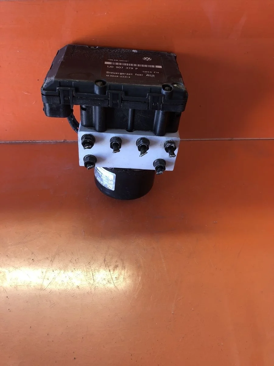 Блок (насос) ABS Volkswagen Bora A4 (1998—2005) б.у