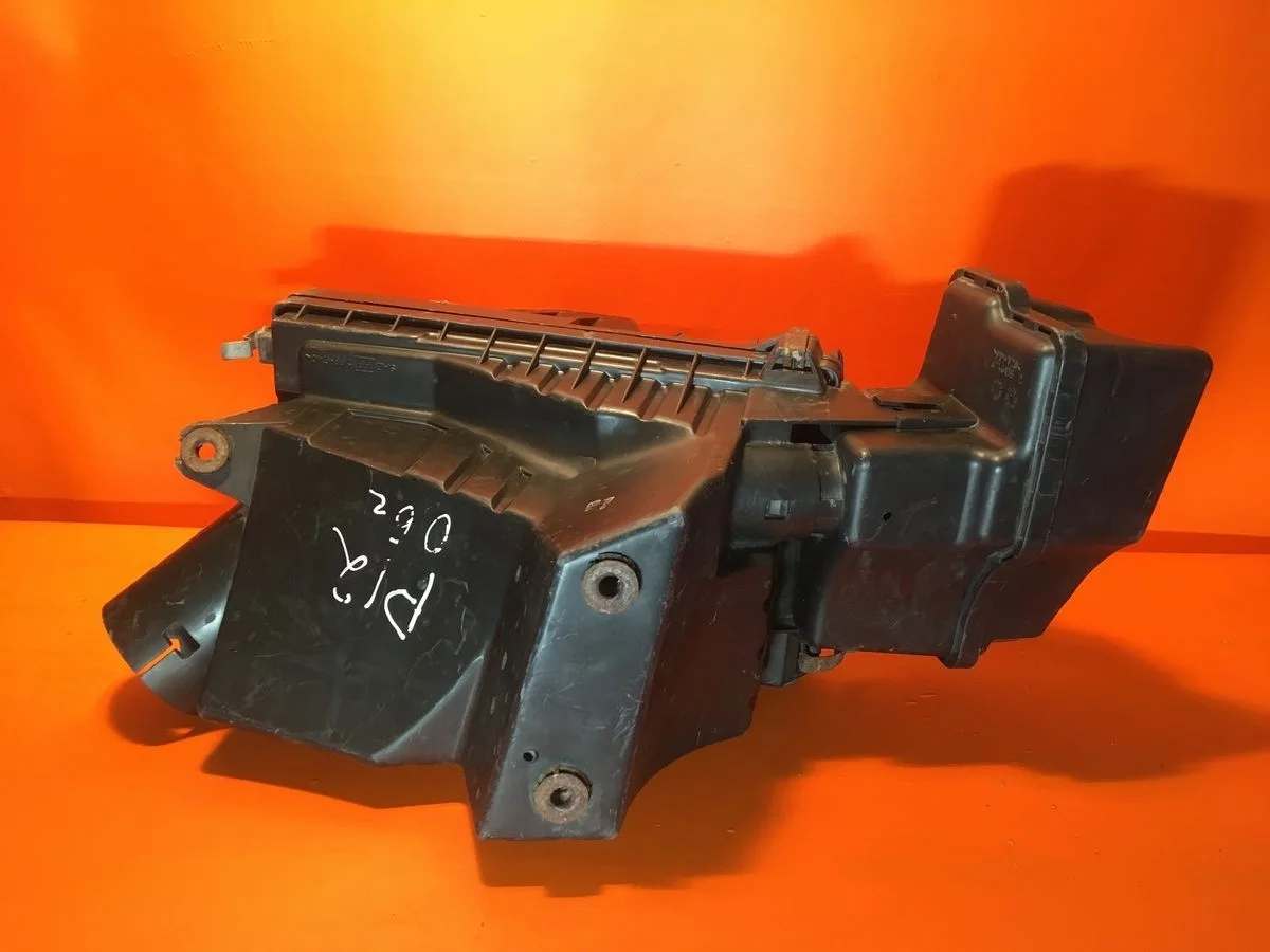 Корпус воздушного фильтра Nissan Primera P12 (2001—2008) б.у