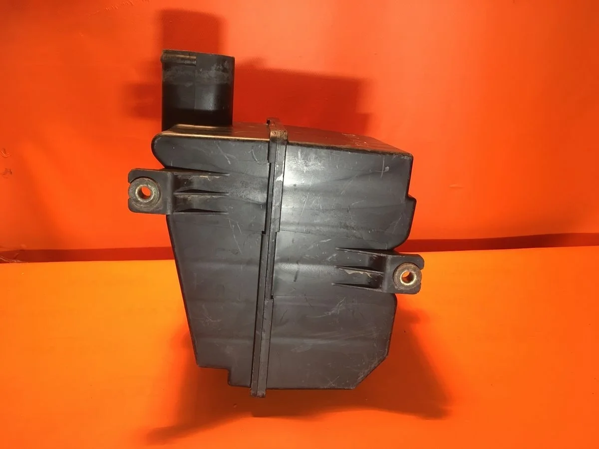 Резонатор воздушного фильтра Nissan Primera P11 (1995—2000) б.у