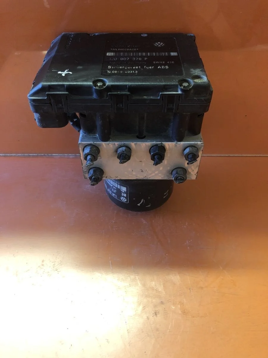 Блок (насос) ABS Volkswagen Golf Mk4 (1997—2006) б.у